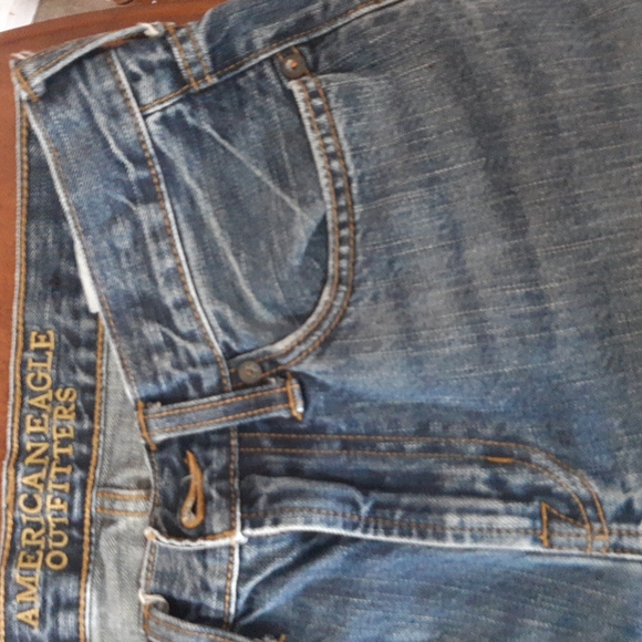 American Eagle Outfitters - Picture 5 of 11